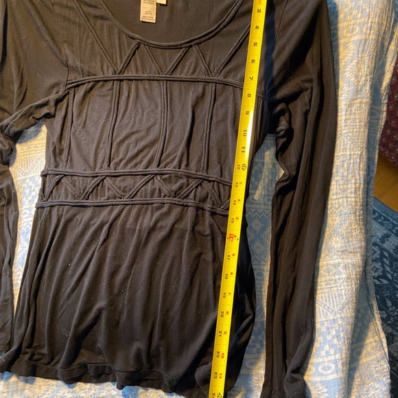 Studio M Fitted Tunic with Geometric/Greek Styling - Picture 6 of 11